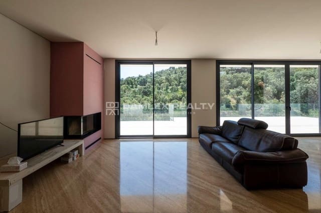 4 slaapkamer Villa te koop in Platja d'Aro, Castell-Platja d'Aro met zwembad - € 2.500.000 (Ref: 9191831)