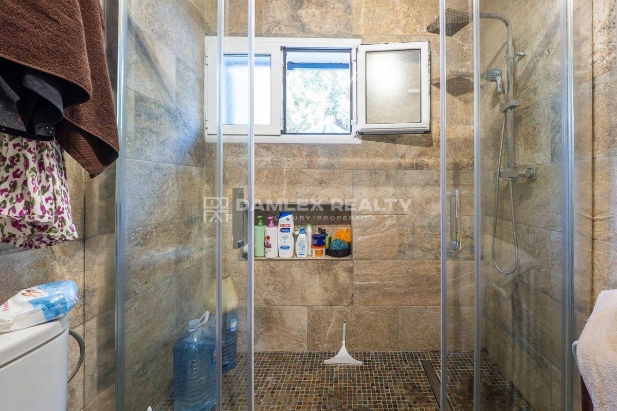 5 slaapkamer Villa te koop in Lloret de Mar met zwembad garage - € 978.000 (Ref: 9220362)