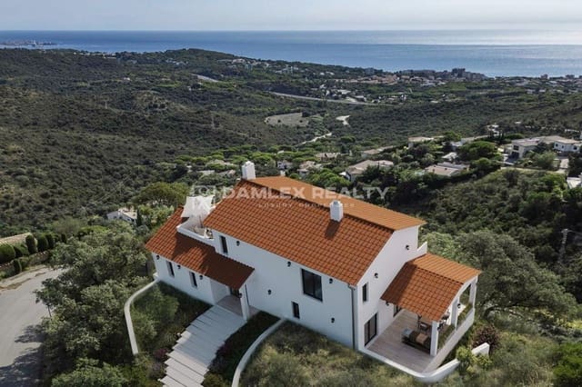 Chalet de 4 habitaciones en Platja d'Aro, Castell-Platja d'Aro en venta con piscina - 1.990.000 € (Ref: 9230304)