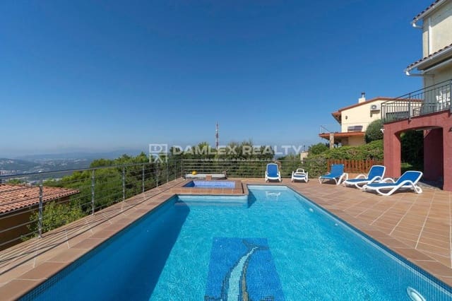 4 bedroom Villa for sale in Lloret de Mar with pool garage - € 595,000 (Ref: 9231831)