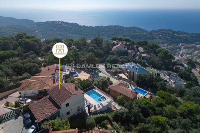 4 bedroom Villa for sale in Lloret de Mar with pool garage - € 595,000 (Ref: 9231831)