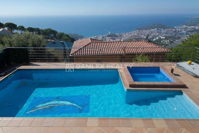 4 bedroom Villa for sale in Lloret de Mar with pool garage - € 595,000 (Ref: 9231831)