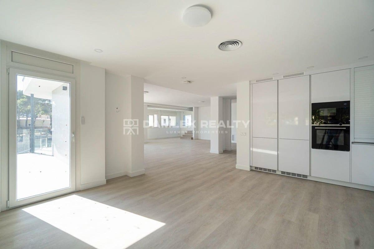 5 bedroom Villa for sale in Palamos with pool - € 1,850,000 (Ref: 9243477)