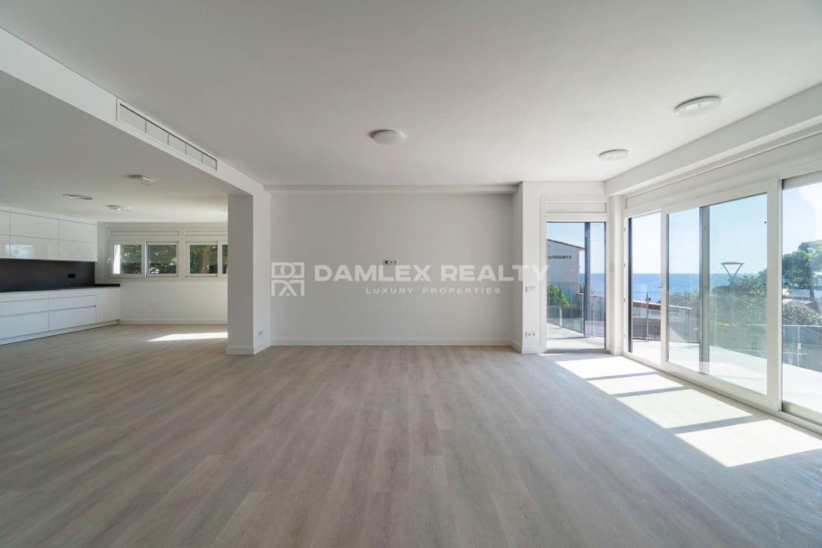 5 bedroom Villa for sale in Palamos with pool - € 1,850,000 (Ref: 9243477)