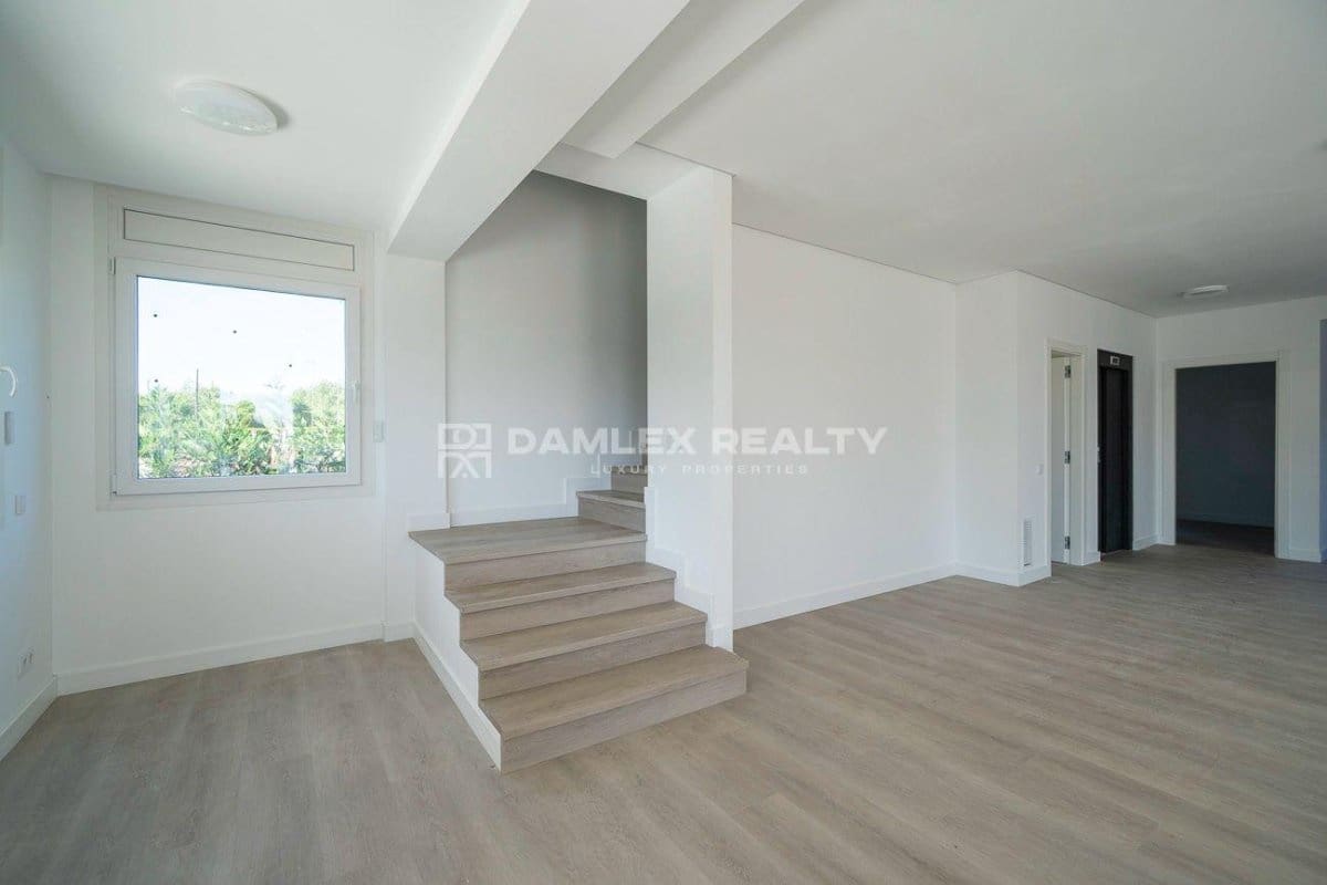 5 bedroom Villa for sale in Palamos with pool - € 1,850,000 (Ref: 9243477)