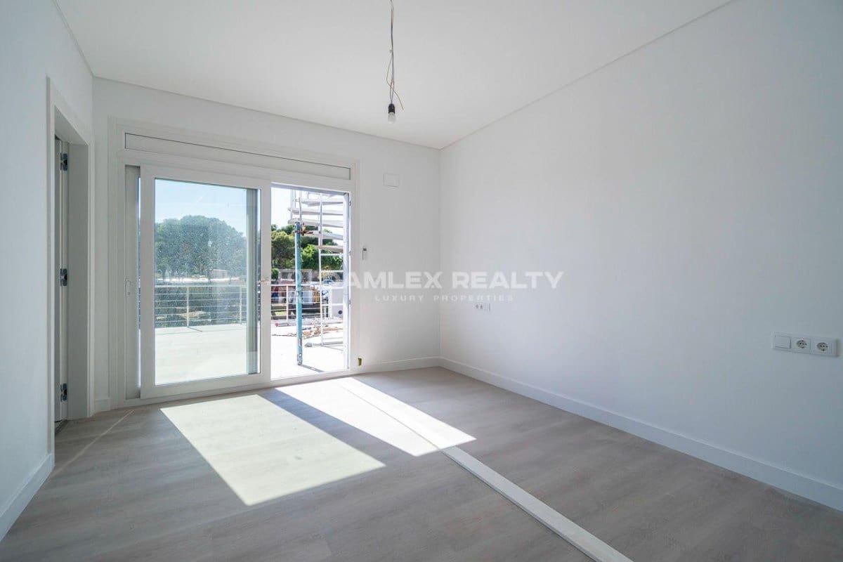 5 bedroom Villa for sale in Palamos with pool - € 1,850,000 (Ref: 9243477)