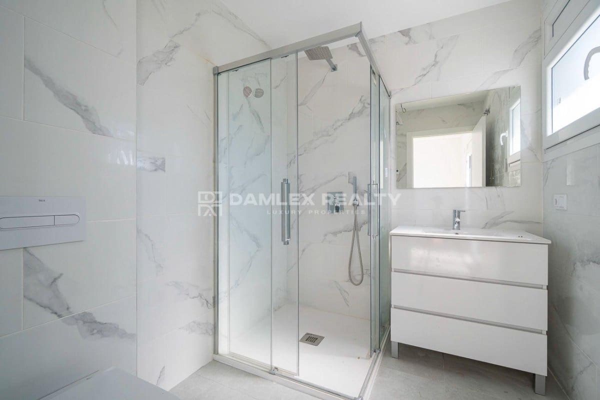 5 bedroom Villa for sale in Palamos with pool - € 1,850,000 (Ref: 9243477)