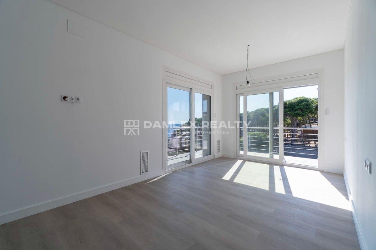 5 bedroom Villa for sale in Palamos with pool - € 1,850,000 (Ref: 9243477)