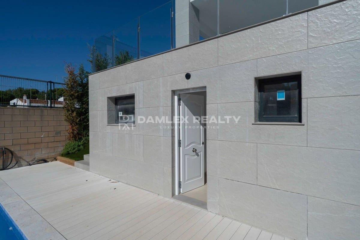 5 bedroom Villa for sale in Palamos with pool - € 1,850,000 (Ref: 9243477)