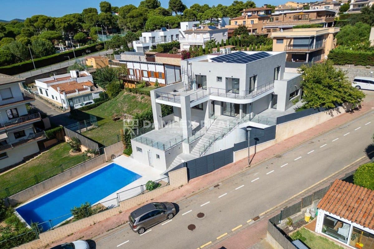 5 bedroom Villa for sale in Palamos with pool - € 1,850,000 (Ref: 9243477)