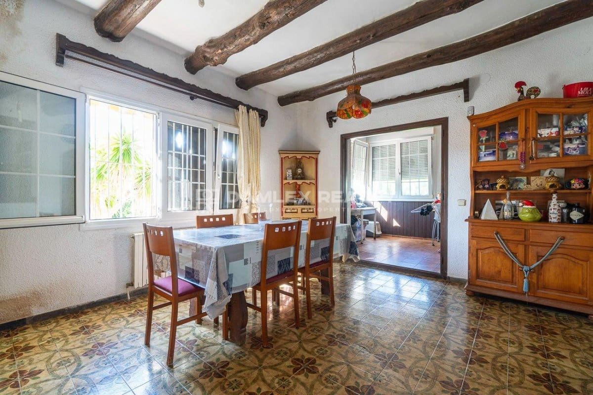 6 slaapkamer Villa te koop in Lloret de Mar met zwembad garage - € 750.000 (Ref: 9247506)