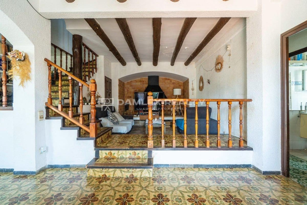 6 slaapkamer Villa te koop in Lloret de Mar met zwembad garage - € 750.000 (Ref: 9247506)