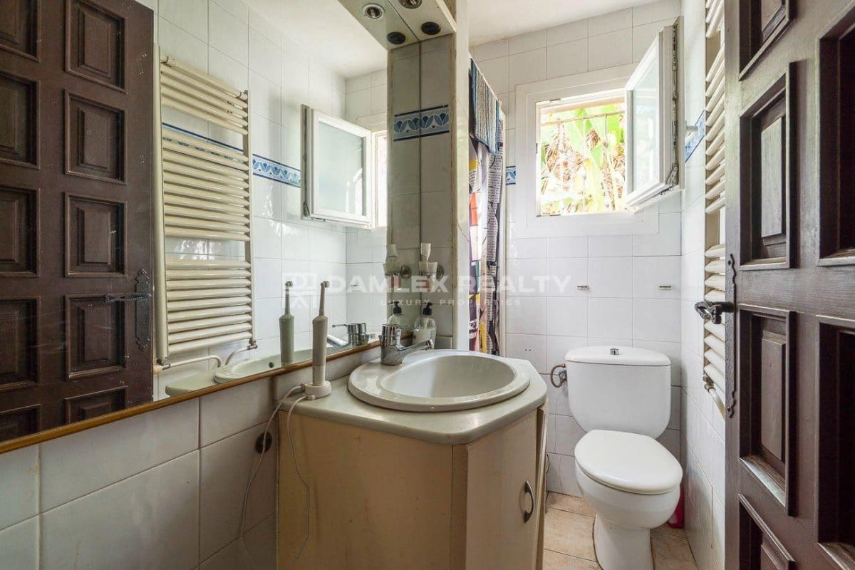 6 slaapkamer Villa te koop in Lloret de Mar met zwembad garage - € 750.000 (Ref: 9247506)