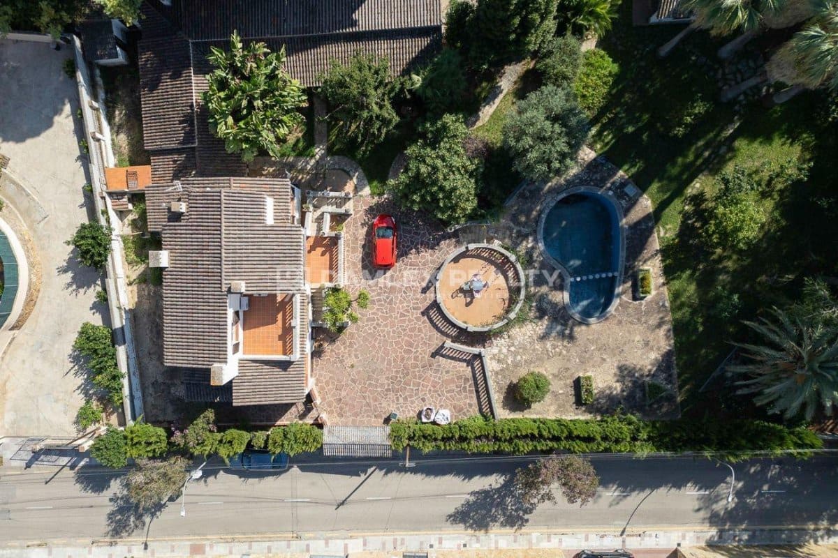 6 slaapkamer Villa te koop in Lloret de Mar met zwembad garage - € 750.000 (Ref: 9247506)