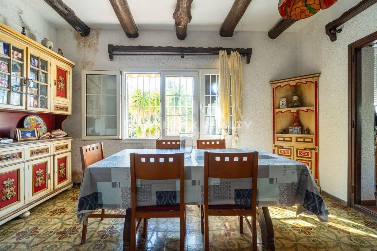 6 slaapkamer Villa te koop in Lloret de Mar met zwembad garage - € 750.000 (Ref: 9247506)