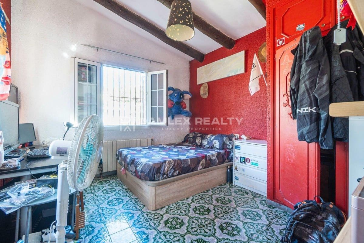 6 slaapkamer Villa te koop in Lloret de Mar met zwembad garage - € 750.000 (Ref: 9247506)