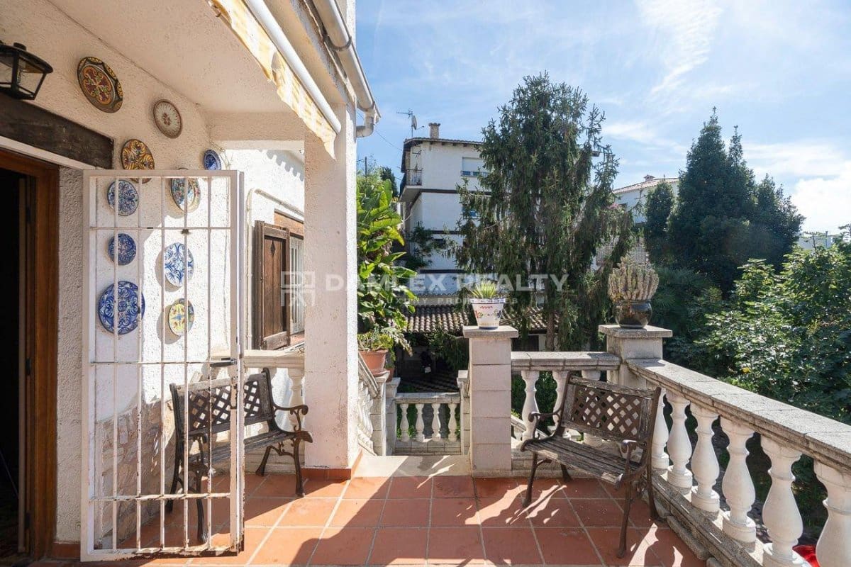 6 slaapkamer Villa te koop in Lloret de Mar met zwembad garage - € 750.000 (Ref: 9247506)