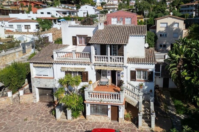 6 slaapkamer Villa te koop in Lloret de Mar met zwembad garage - € 750.000 (Ref: 9247506)