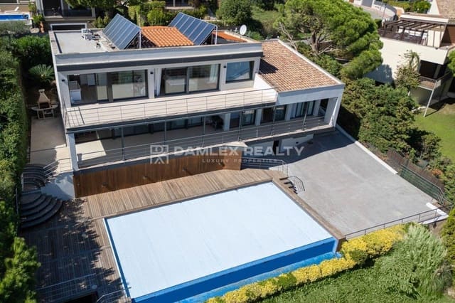 Chalet de 5 habitaciones en Sant Feliu de Guíxols en venta con piscina - 1.800.000 € (Ref: 9254476)