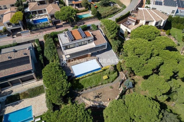 Chalet de 5 habitaciones en Sant Feliu de Guíxols en venta con piscina - 1.800.000 € (Ref: 9254476)