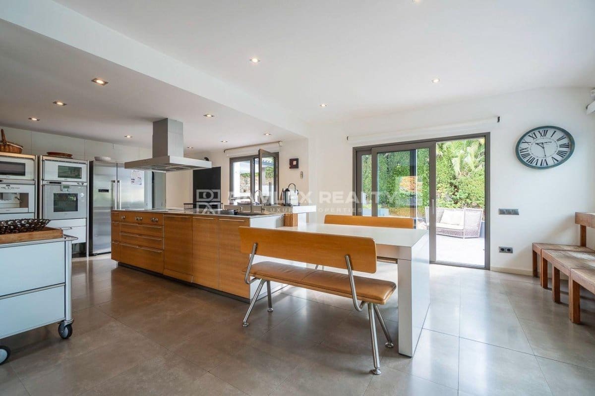 7 bedroom Villa for sale in Blanes with pool garage - € 1,695,000 (Ref: 9266538)