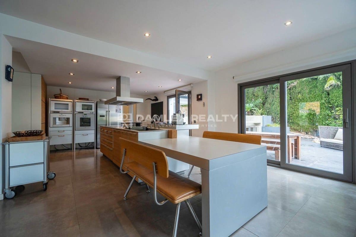 7 bedroom Villa for sale in Blanes with pool garage - € 1,695,000 (Ref: 9266538)