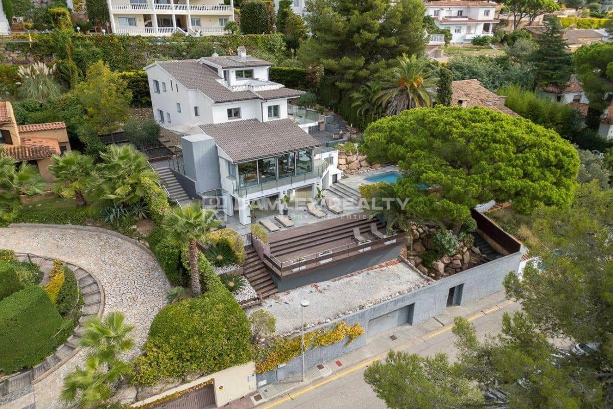 7 bedroom Villa for sale in Blanes with pool garage - € 1,695,000 (Ref: 9266538)