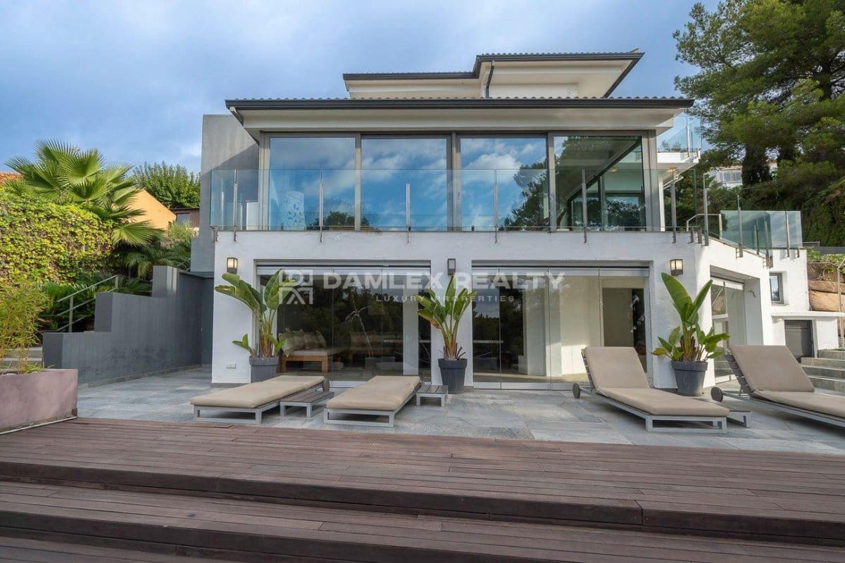7 bedroom Villa for sale in Blanes with pool garage - € 1,695,000 (Ref: 9266538)