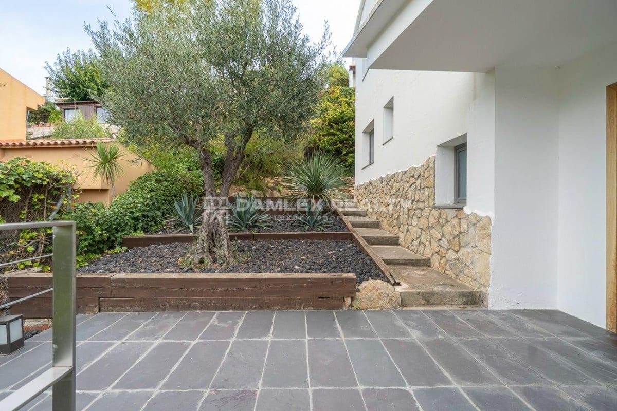 7 bedroom Villa for sale in Blanes with pool garage - € 1,695,000 (Ref: 9266538)