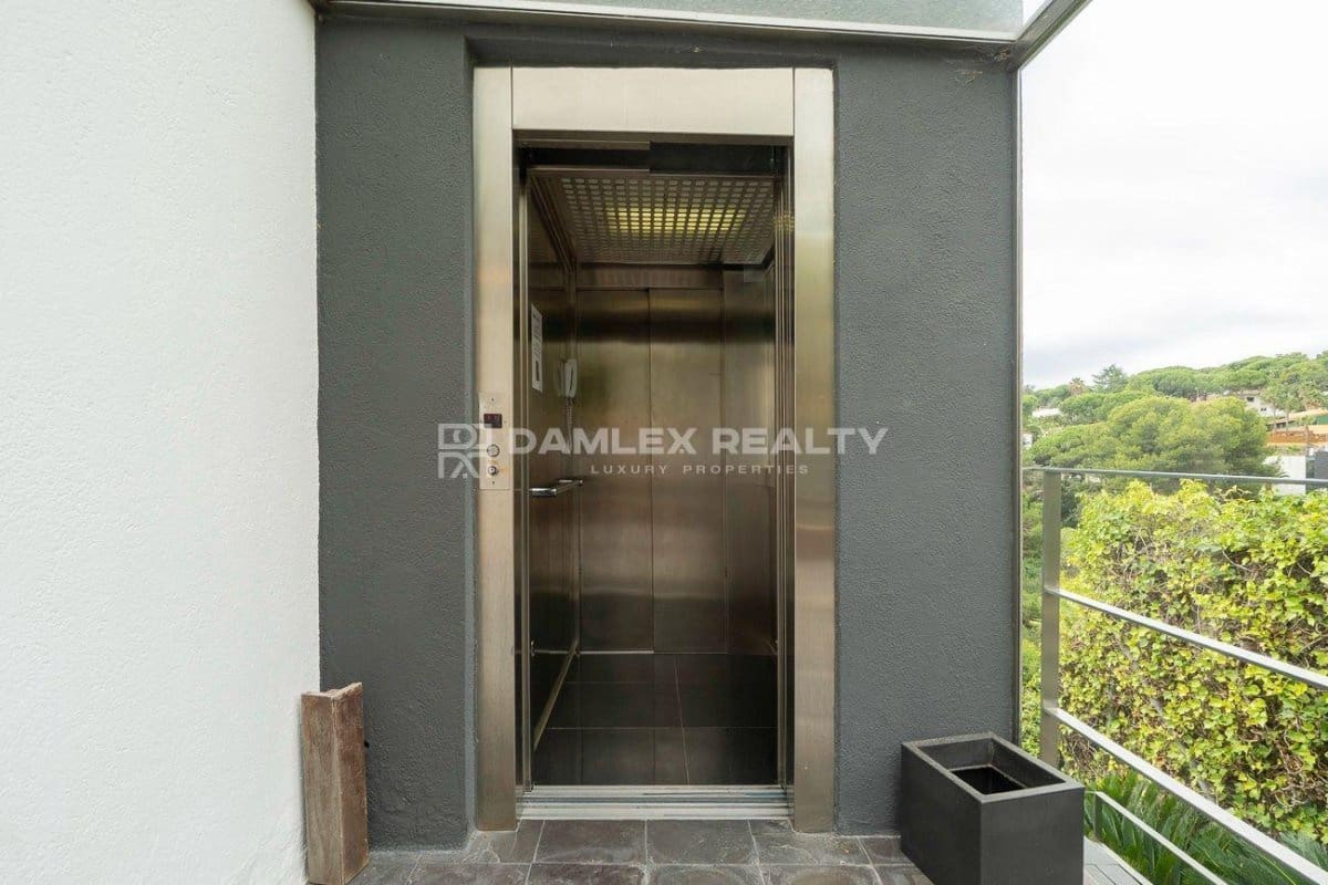 7 bedroom Villa for sale in Blanes with pool garage - € 1,695,000 (Ref: 9266538)