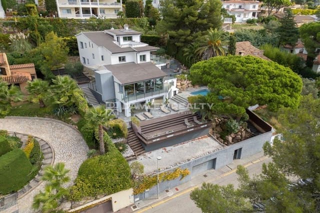7 slaapkamer Villa te koop in Blanes met zwembad garage - € 1.695.000 (Ref: 9266538)