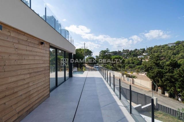 5 slaapkamer Villa te koop in Tossa de Mar met zwembad garage - € 1.950.000 (Ref: 9274152)