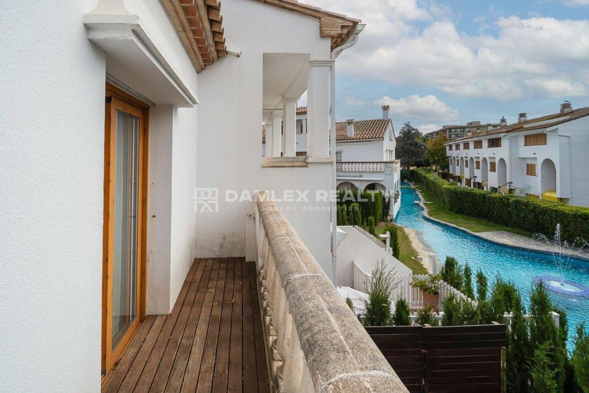 3 soveværelse Villa til salg i Platja d'Aro med swimmingpool - € 497.500 (Ref: 9305242)