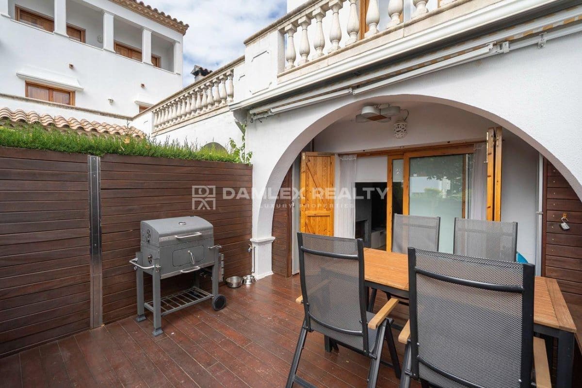 3 soveværelse Villa til salg i Platja d'Aro med swimmingpool - € 497.500 (Ref: 9305242)