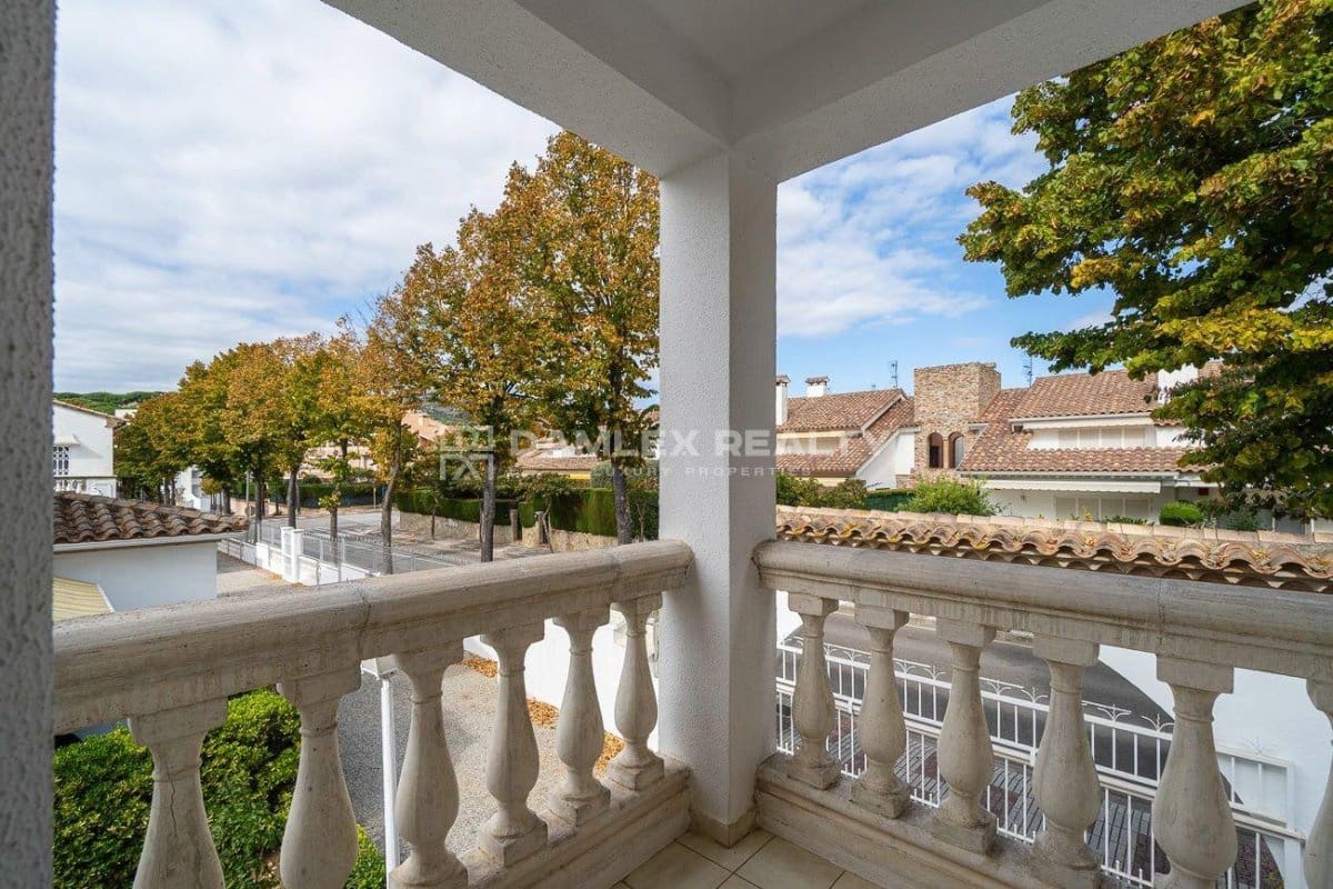 3 soveværelse Villa til salg i Platja d'Aro med swimmingpool - € 497.500 (Ref: 9305242)