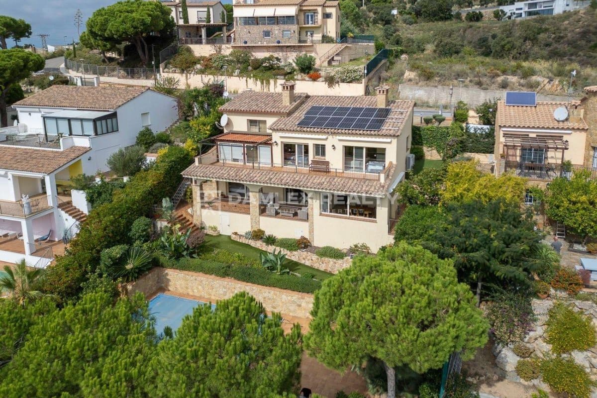 3 soveværelse Villa til salg i Platja d'Aro med swimmingpool - € 1.250.000 (Ref: 9305331)