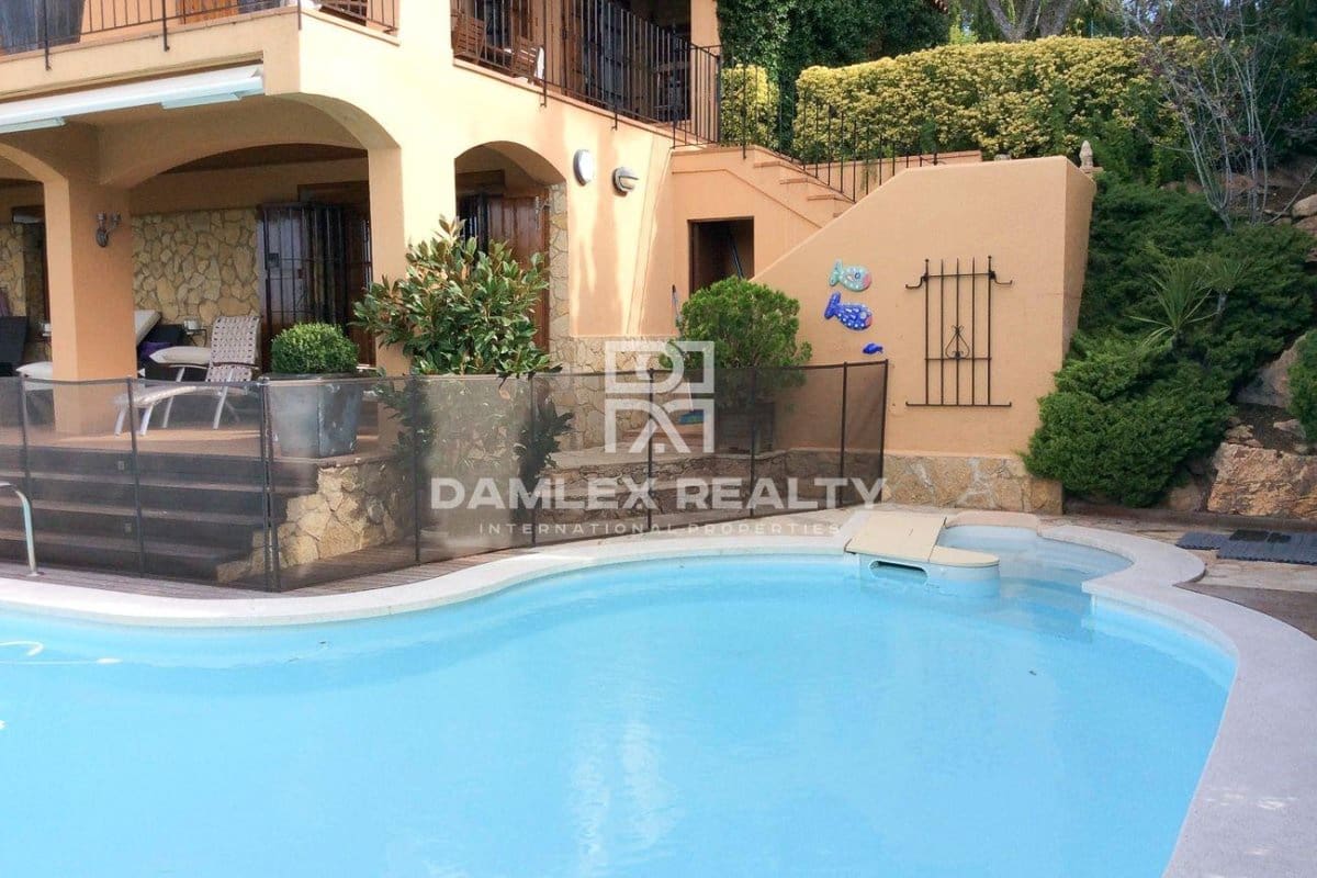 5 soveværelse Villa til salg i Tamariu med swimmingpool - € 1.200.000 (Ref: 9322870)