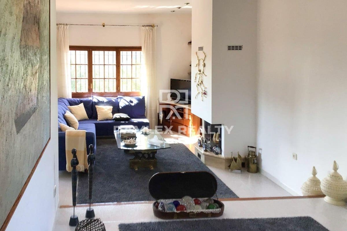 5 soveværelse Villa til salg i Tamariu med swimmingpool - € 1.200.000 (Ref: 9322870)