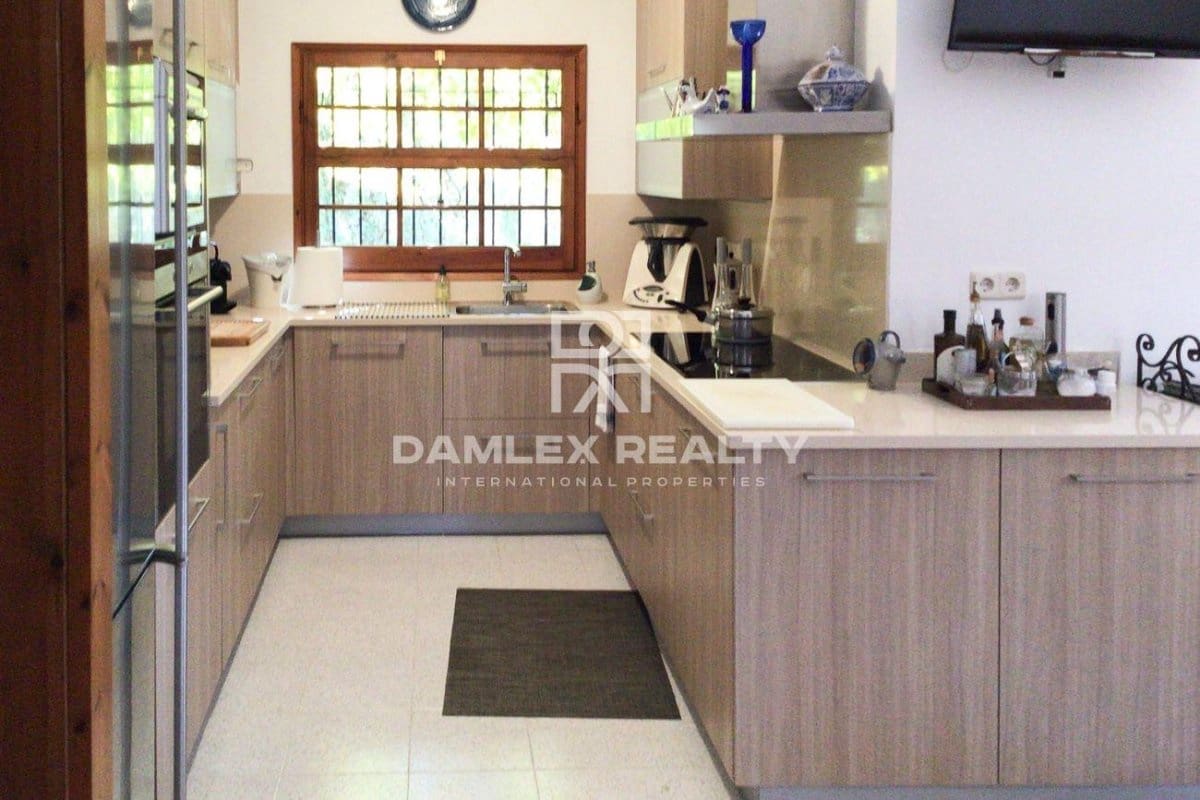 5 soveværelse Villa til salg i Tamariu med swimmingpool - € 1.200.000 (Ref: 9322870)