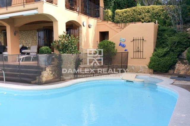 5 bedroom Villa for sale in Tamariu, Palafrugell with pool - € 1,200,000 (Ref: 9322870)