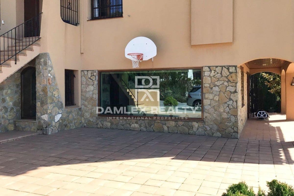 5 soveværelse Villa til salg i Tamariu med swimmingpool - € 1.200.000 (Ref: 9322870)