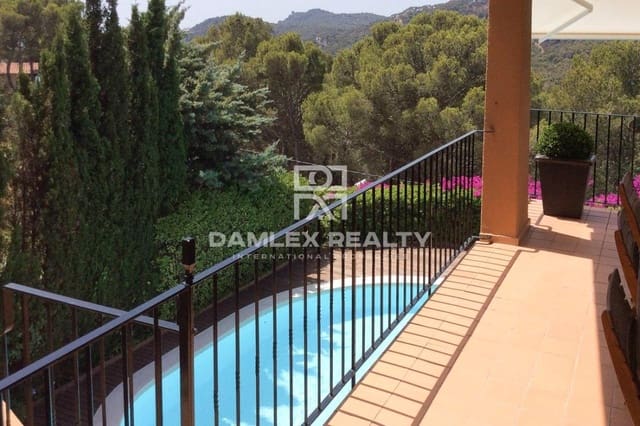 5 bedroom Villa for sale in Tamariu, Palafrugell with pool - € 1,200,000 (Ref: 9322870)