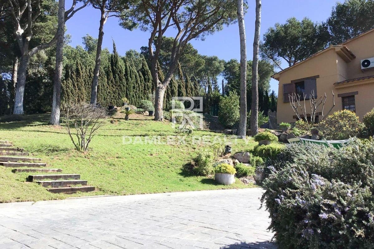 5 soveværelse Villa til salg i Tamariu med swimmingpool - € 1.200.000 (Ref: 9322870)