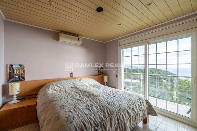 4 slaapkamer Villa te koop in Blanes met zwembad garage - € 1.590.000 (Ref: 9341764)