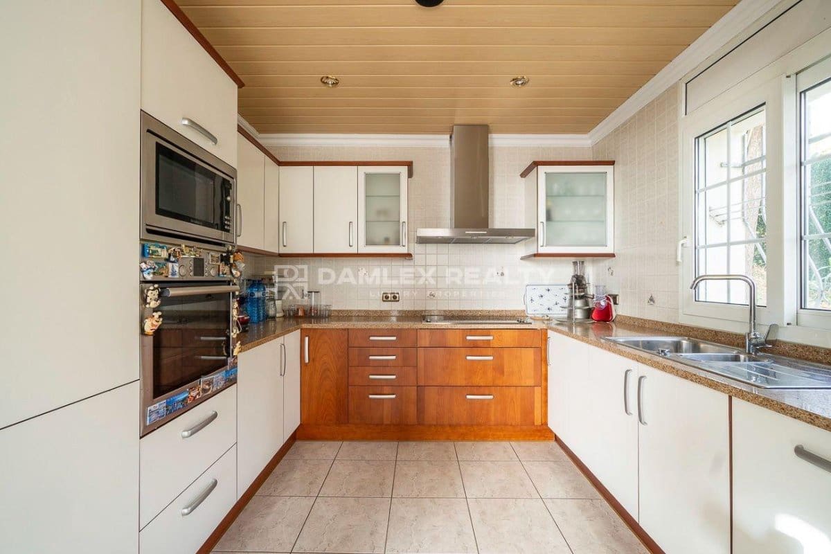 4 slaapkamer Villa te koop in Blanes met zwembad garage - € 1.590.000 (Ref: 9341764)