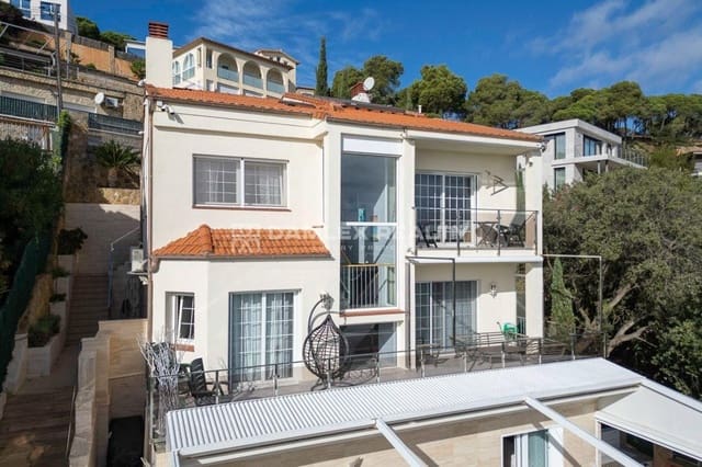 4 slaapkamer Villa te koop in Blanes met zwembad garage - € 1.590.000 (Ref: 9341764)