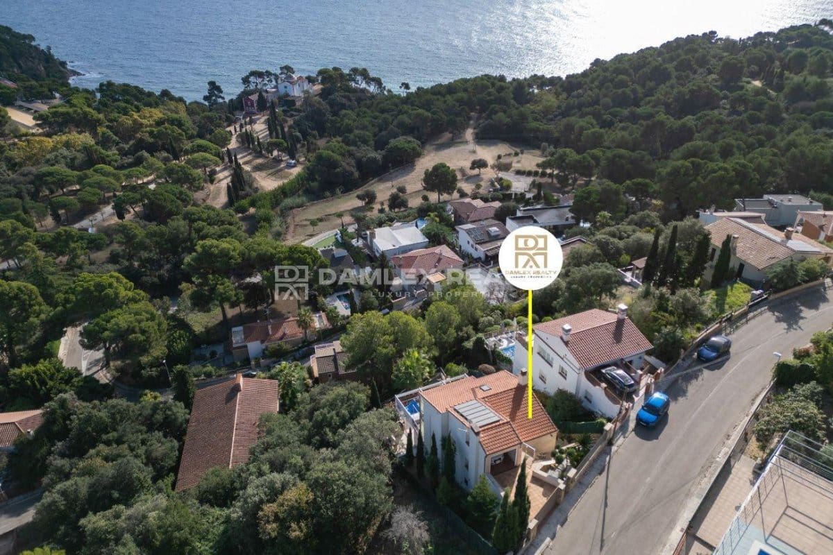 4 slaapkamer Villa te koop in Blanes met zwembad garage - € 1.590.000 (Ref: 9341764)