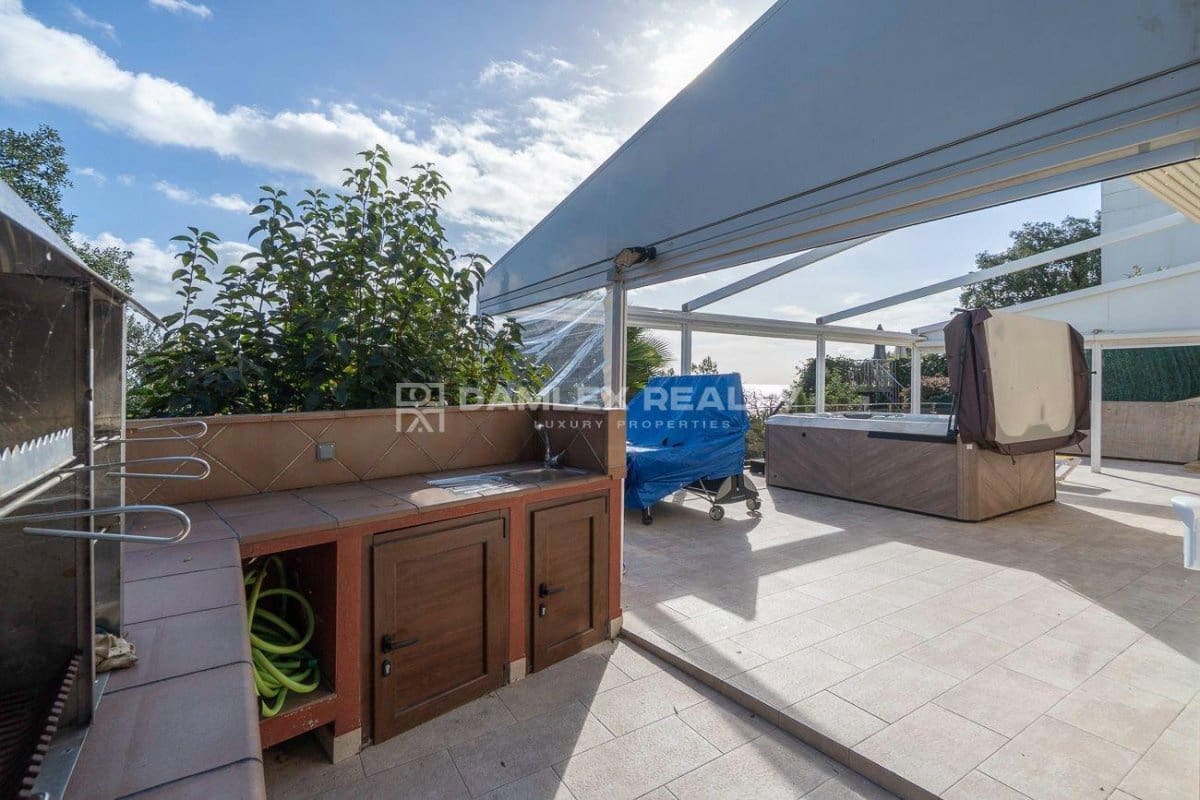 4 slaapkamer Villa te koop in Blanes met zwembad garage - € 1.590.000 (Ref: 9341764)