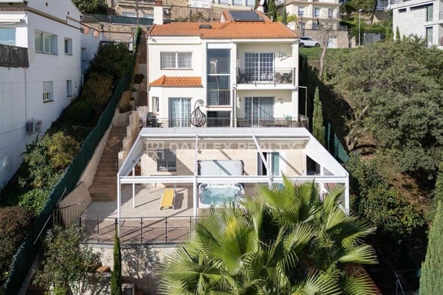 4 slaapkamer Villa te koop in Blanes met zwembad garage - € 1.590.000 (Ref: 9341764)