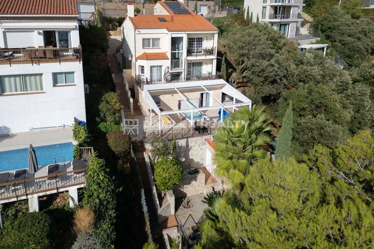 4 slaapkamer Villa te koop in Blanes met zwembad garage - € 1.590.000 (Ref: 9341764)